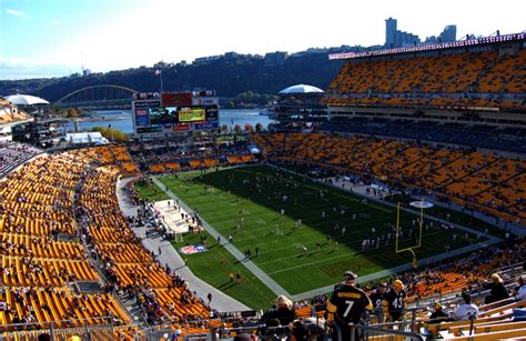 9 Best Football Stadium Tours for Families | Family Vacation Critic