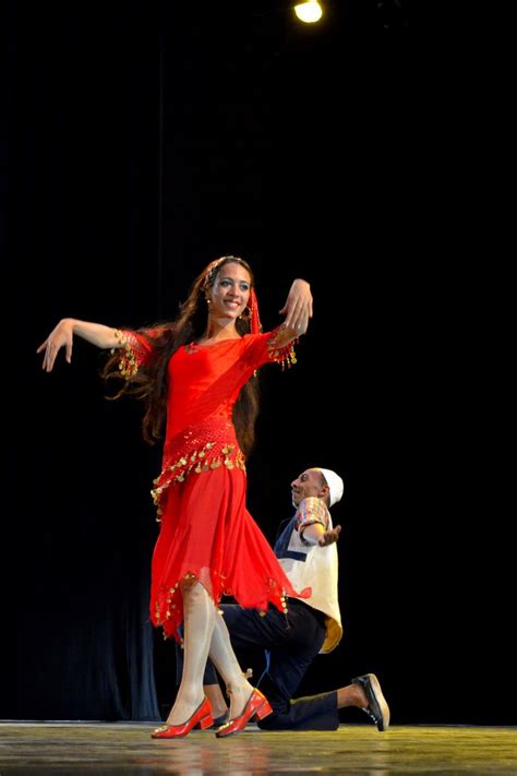 Egyptian Folk Dance | Middle east clothing, Fashion, Folk dance