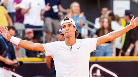 German Open: Lorenzo Musetti Survives Carlos Alcaraz Comeback to Win ...