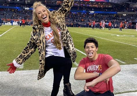 WATCH: Woman rejects Jackson Mahomes' silly kiss attempt in Las Vegas