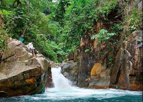 Curug Cibaliung adalah objek wisata air terjun alami di kawasan Sentul Bogor