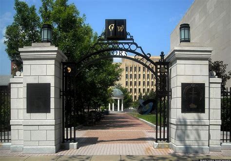 George Washington University Loses U.S. News 'Best Colleges' Ranking Over Data Inflation | HuffPost