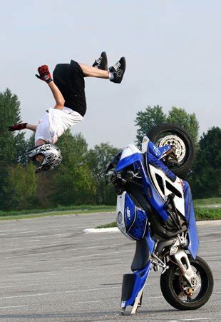 bikes wallpapers: bike stunts videos