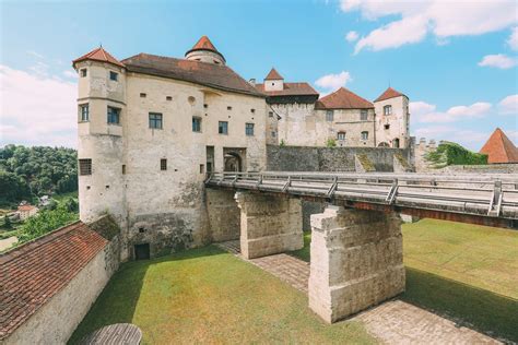 Burghausen Castle – The Longest Castle In The Entire World! Travel ...