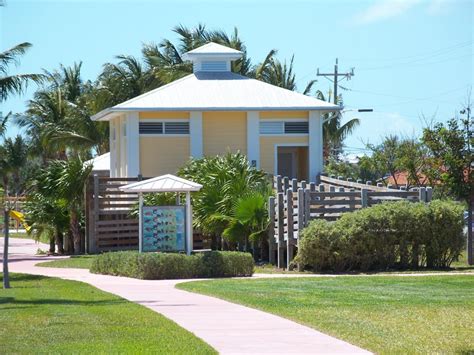 Sombrero Beach | Marathon, Florida