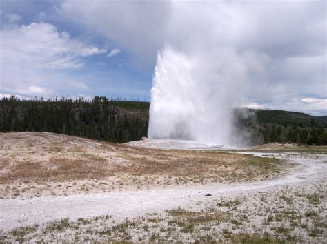 Must Visit Yellowstone National Park Once In Lifetime – The WoW Style