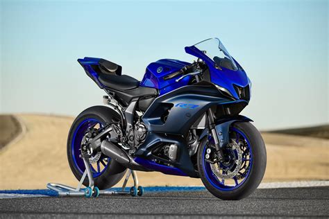 Yamaha Releases the All-New 2022 YZF-R7 - webBikeWorld