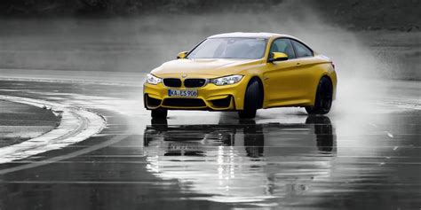 Richard Hammond and the BMW M4 Learn the Art of Drifting - 6SpeedOnline