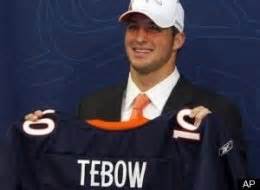 Tim Tebow Broncos Jersey Officially #10 (Image, Picture) | SMSEO