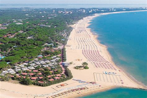 Ligano Beach: discover parasols, gazebos, bathing areas