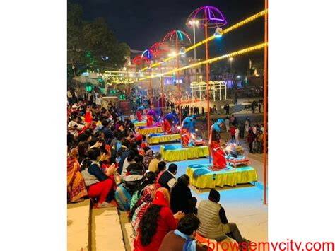 World Famous Dashashwamedh Ghat Aarti - 296863