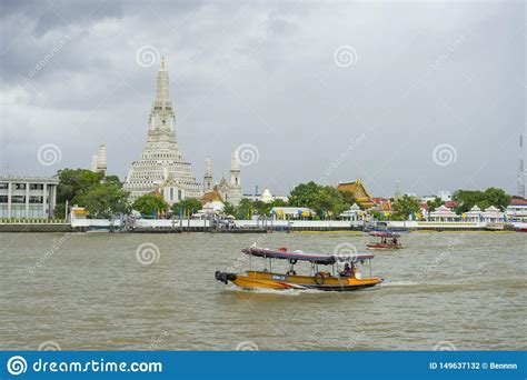 Wat Arun Temple at Sunset in Bangkok Editorial Photography - Image of ...