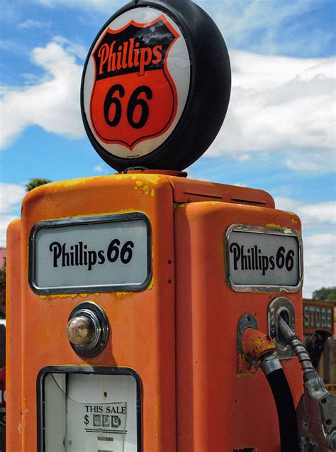 Old Phillips 66 Gas Pump Photograph by Tikvah's Hope - Pixels