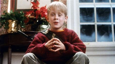 Movie Review: Home Alone starring Macaulay Culkin, Joe Pesci, Daniel Stern, Catherine O'Hara ...