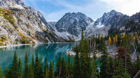 Colchuck Lake Trail: Everything You Need to Know About This STUNNING Hike - Uprooted Traveler