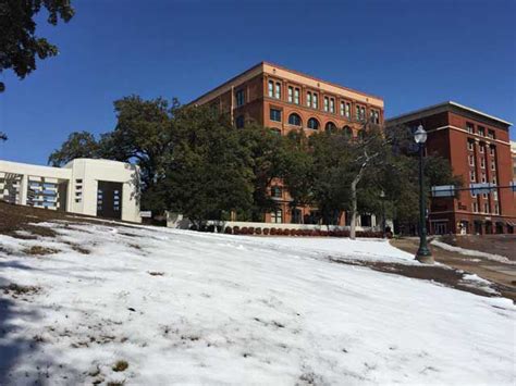 The Sixth Floor Museum at Dealey Plaza | Tour Texas