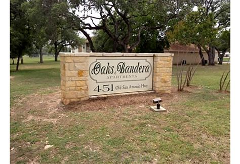 Oaks of Bandera Apartments - Bandera, TX 78003