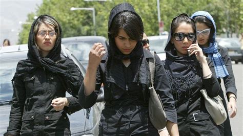 Fashion Jihad: How Iranian Women Used Fashion to Protest | Egyptian Streets