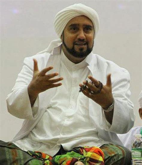 foto habib syech | Tokoh sejarah, Gambar, Jubah pria