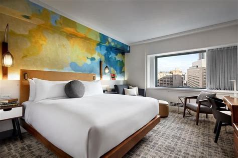 Fairmont The Queen Elizabeth, Montreal, Fairmont, Room, 1 King Bed ...