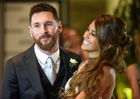 Lionel Messi Marries Childhood Sweetheart Antonella Roccuzzo | Reality ...