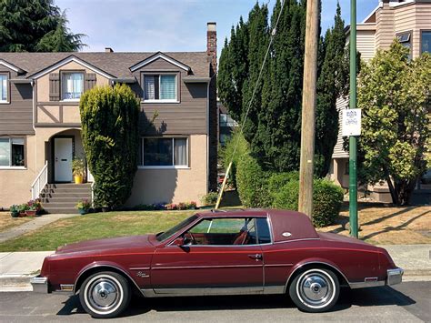 Old Parked Cars Vancouver: 1981 Buick Riviera