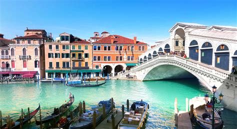 Venice centre: shopping and monuments | voco® Venice Mestre