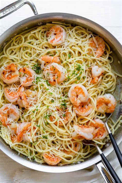 Garlic Shrimp Pasta {15 Minute Dinner!} | FeelGoodFoodie | Rezepte ...