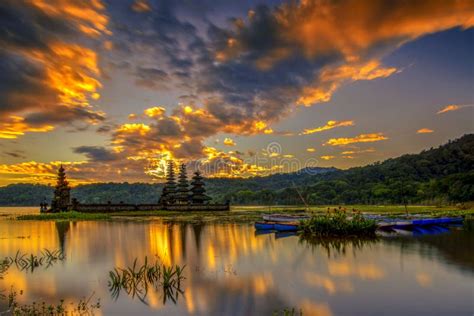 Sunrise at Tamblingan Lake Temple Singaraja Bali Stock Image - Image of beratan, karangasem ...