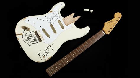 Kurt Cobain's Fender Stratocaster (White, MIJ) – Ground Guitar