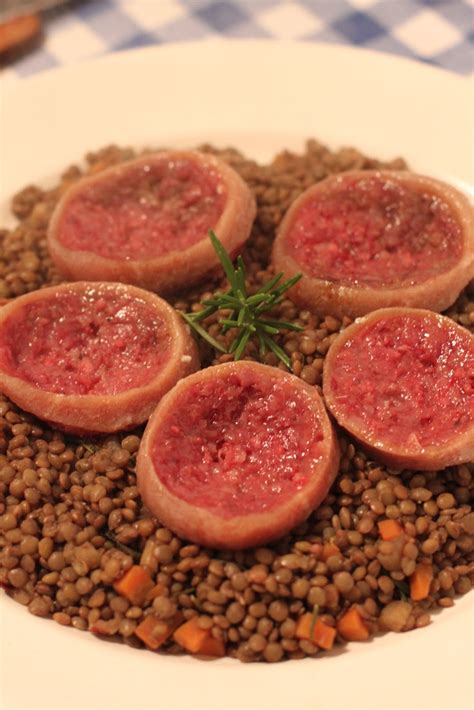 Buona Domenica: Zampone con lenticchie - Pig's trotter with lentils