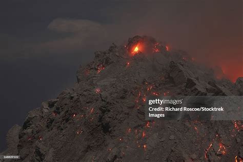 Glowing Summit Of Rerombola Lava Dome Of Paluweh Volcano High-Res Stock Photo - Getty Images