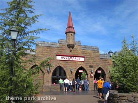 Hogwarts Express Hogsmeade Station at Universal Islands of Adventure ...