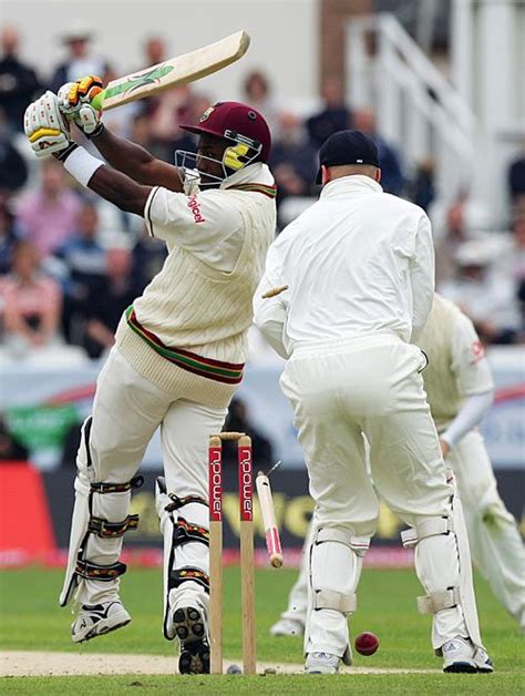 Dwayne Bravo drags one onto his stumps | ESPNcricinfo.com