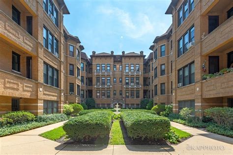 Five Classic Courtyard Condos For Sale in Chicago – Chicago Magazine