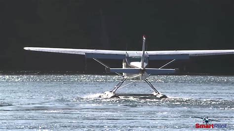 SmartPilot | Float Plane - Landing & Taxiing into Moving Water - YouTube