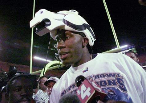 Shannon Sharpe wears a Broncos hat – Denver Broncos History