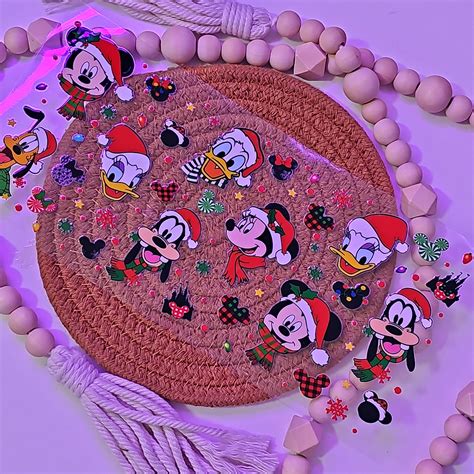 #225 Mickey & Minnie Christmas Disney v2 UVDTF Wrap – Theberrycrafter