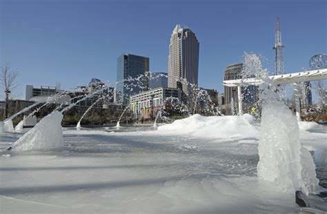 Winter storm forecast to dump snow from Florida to Carolinas