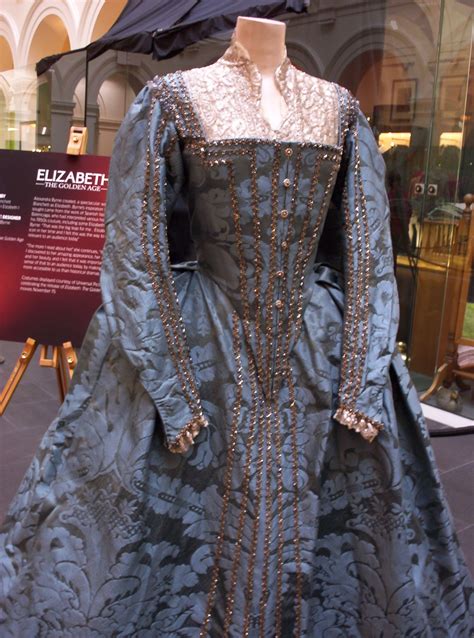 Elizabeth movie costume | Elizabethan fashion, Elizabethan costume, Elizabethan gown