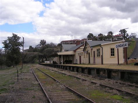 File:Gundagai railway station 2006.jpg - Wikimedia Commons