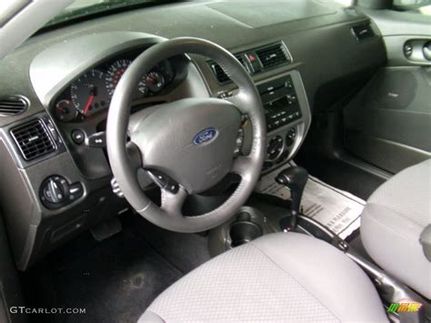 2005 Ford focus interior colors