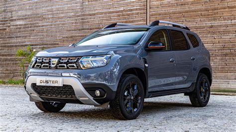 The Dacia Duster Extreme is not the raw off-roader you want, but it does have orange details ...