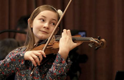 Alma Deutscher, an 11-year-old composer, to premiere first full opera, "Cinderella" - CBS News