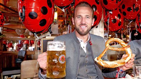 O'zapft is: Die Bayern-Stars feiern auf dem Oktoberfest 2023