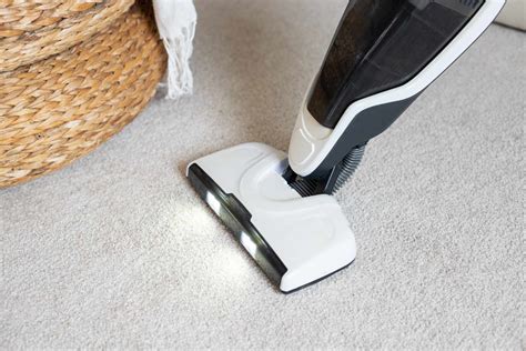 How to Clean and Deodorize Carpet With Baking Soda