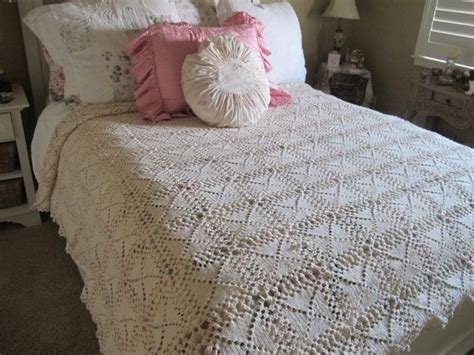 Vintage Hand Crochet Bedspread | Hand crochet, Crochet bedspread, Bed spreads