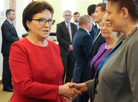 Women dominate Polish election, with 3 vying to lead country | Inquirer News