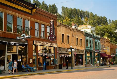 10 Best Small Towns To Visit In South Dakota - WorldAtlas