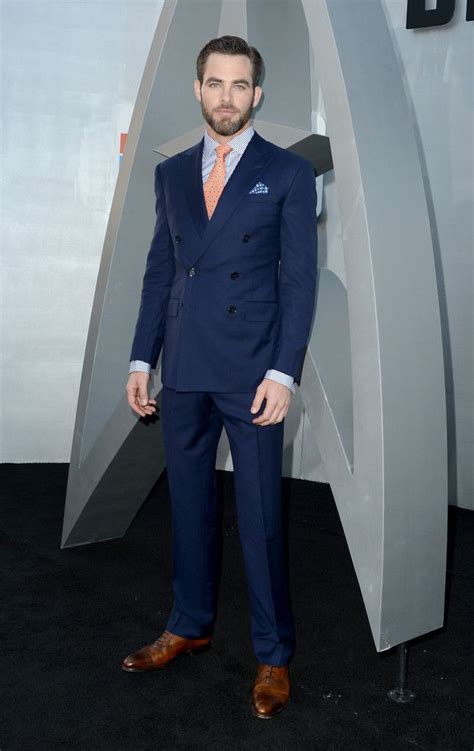 Chris Pine Wears Ralph Lauren for 'Star Trek' LA Premiere | Blue suit ...